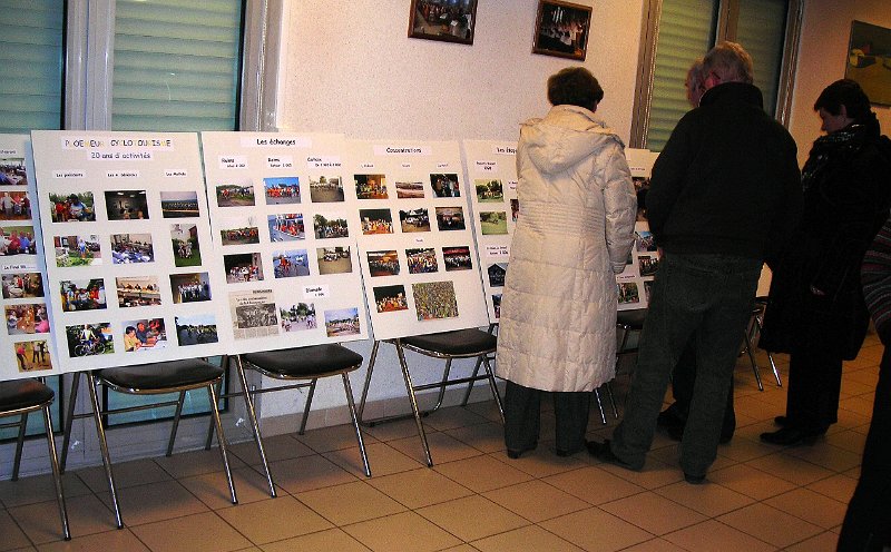 2011-01-21 73 Un dernier coup d_oeil sur l_expo photos.JPG